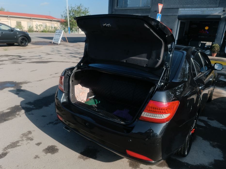 Продам автомобиль эпика 2.4 мотор автомат коробка метан газ