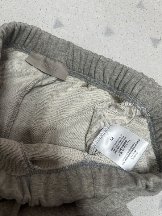 Panatloni scurti essentials