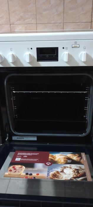 Aragaz Electrolux LKR540267W, Electric