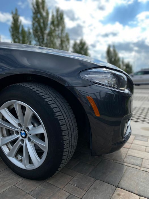Продам BMW 528i 2015г