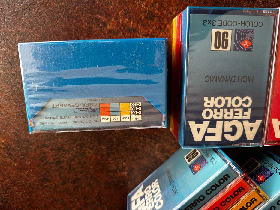 casete audio sigilate —REZERVATE—