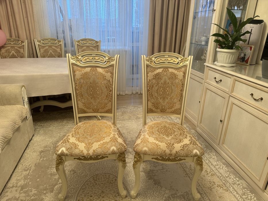 Стол + стулья 10 штук