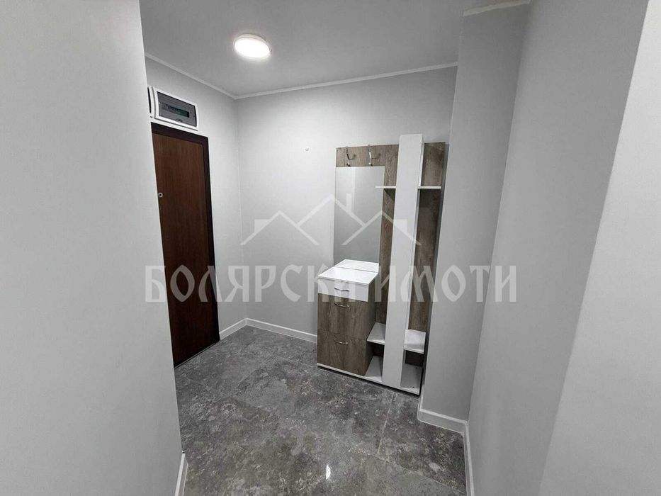 Луксозен тристаен апартамент с паркомясто