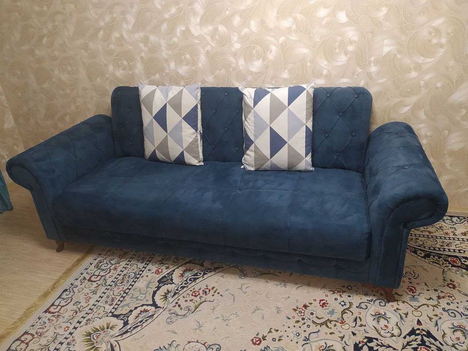 Продам диван для гостиной!