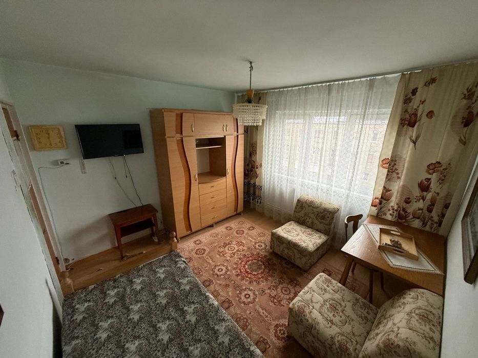 De vânzare apartament 3 camere