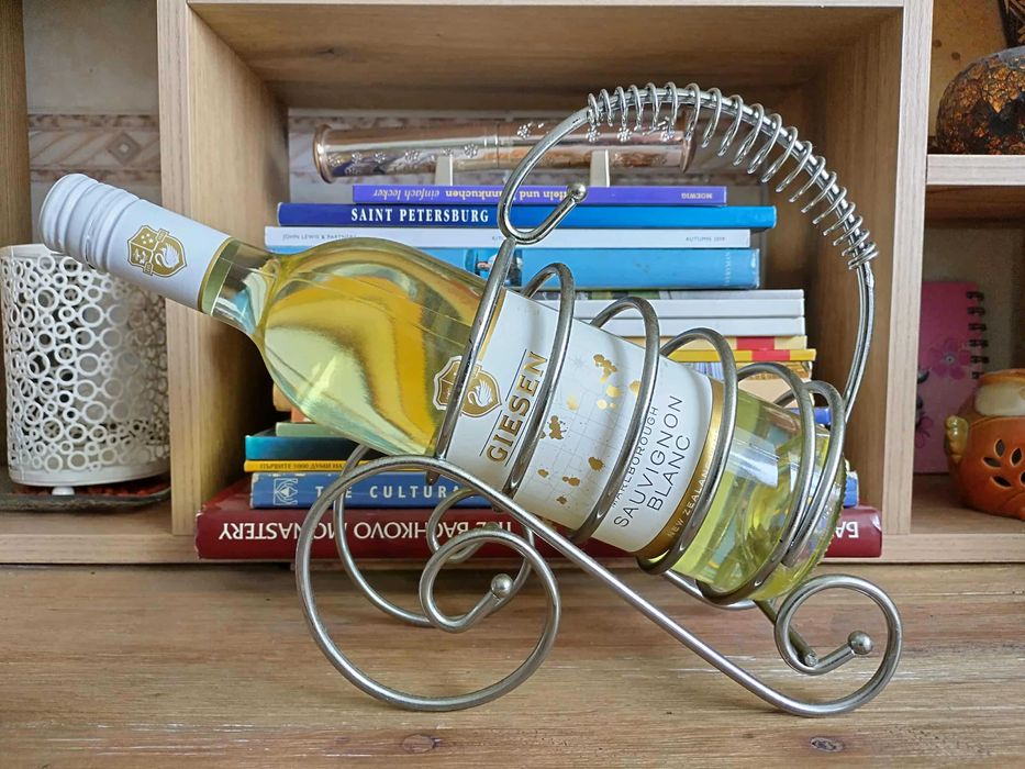 метална поставка за бутилка вино от Италия