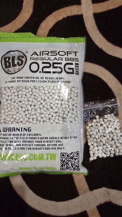 Pistol airsoft m92 + accesorii