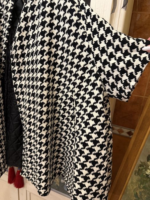 Весеннее пальто на одной пуговице . В идеале .