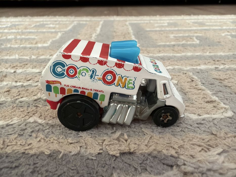 Продам Мороженщик Hot Wheels