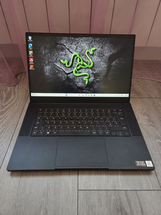 Razer Blade i7 10750H / RTX 3060 / 16GB / 256GB