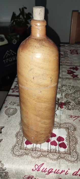 Стара глинена бутилка 1848г.