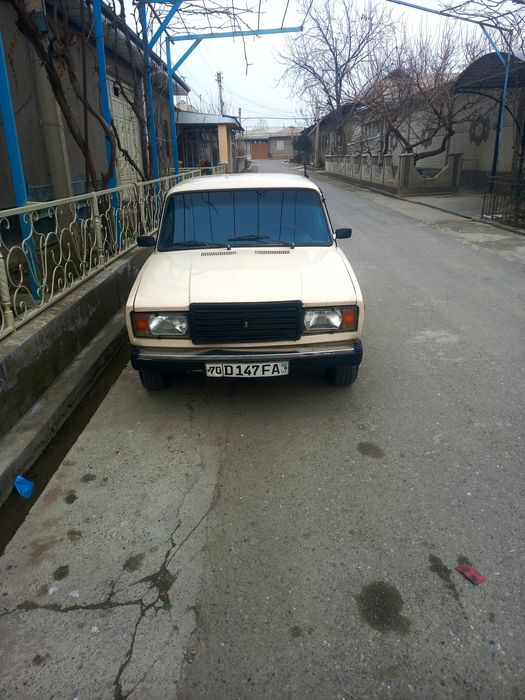 Vaz 2107 sotiladi