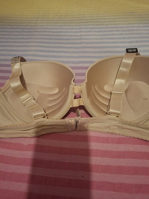 Vând Sutien Damă Push-up  Mărimea 42/95 Nou