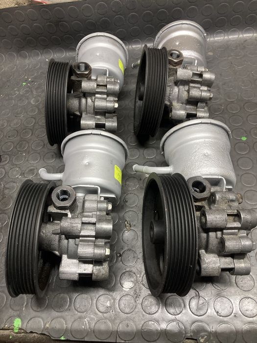 Хидравлична помпа за тойота авенсис Т25/toyota avensis T25 03-08г