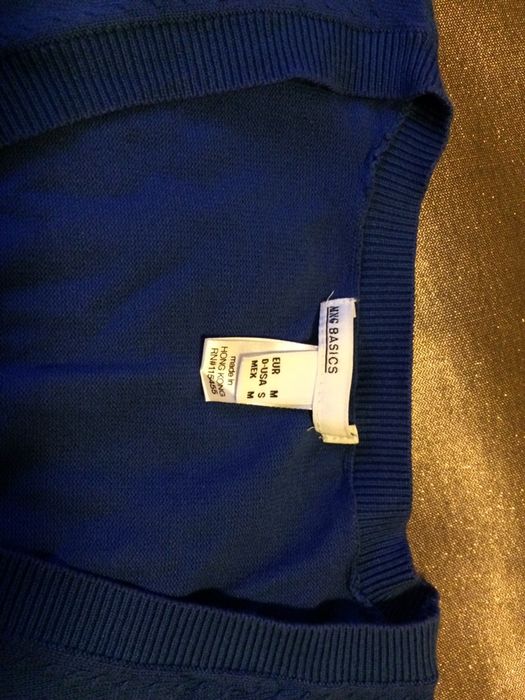 Тъмно синьо болеро на Mango;Тъмно сива рокля