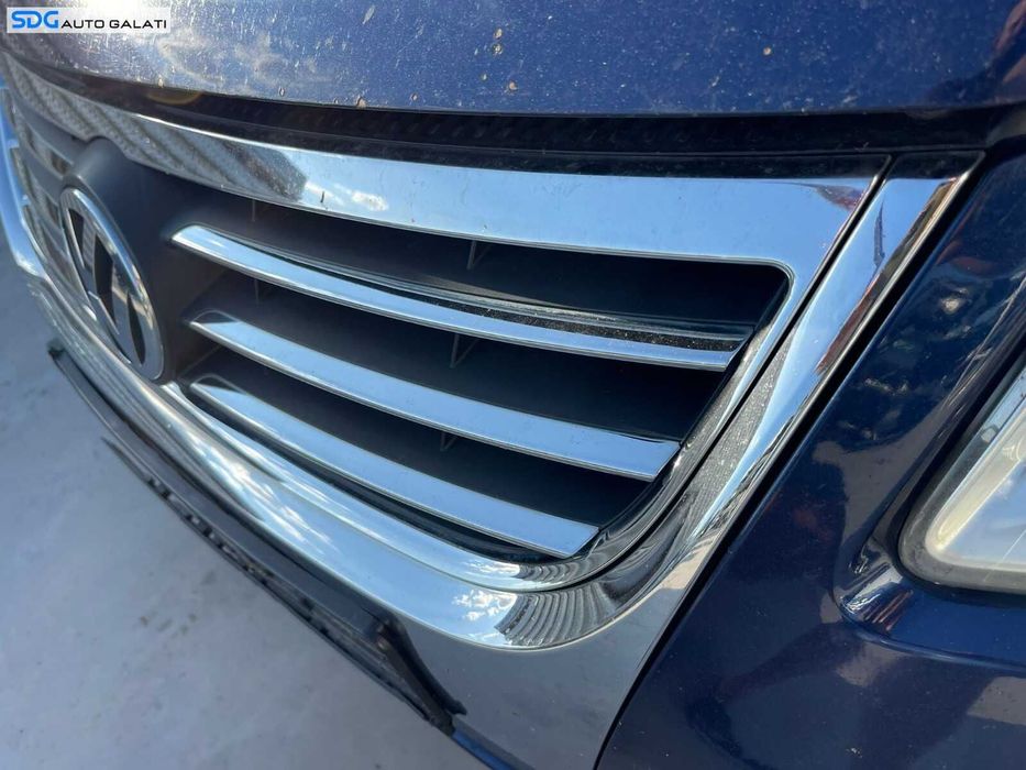 Grila cu Sigla Emblema de pe Bara Spoiler Fata Volkswagen Touran 1T2 2007 - 2010 Cod 1T0853651D [B4378]