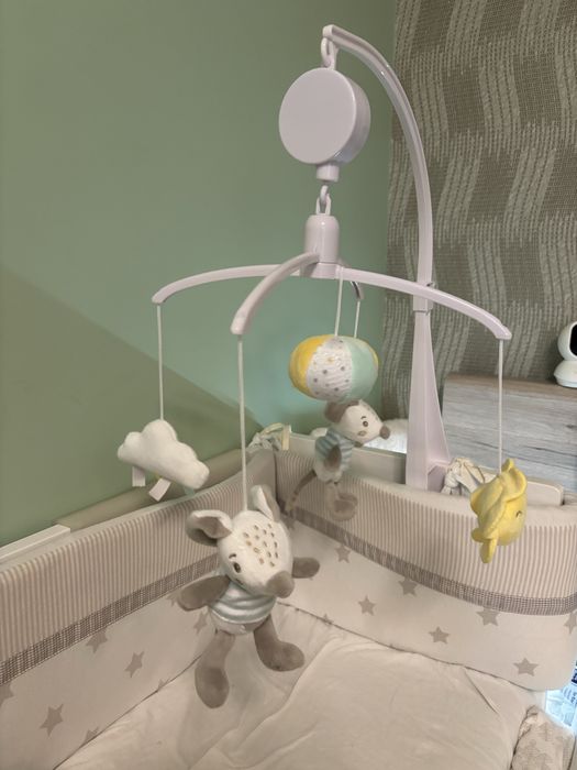 Музикална въртележка за бебешка кошара