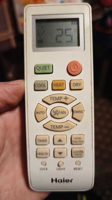 Инверторен климатик Haier 12 000 BTU – работещ, демонтиран