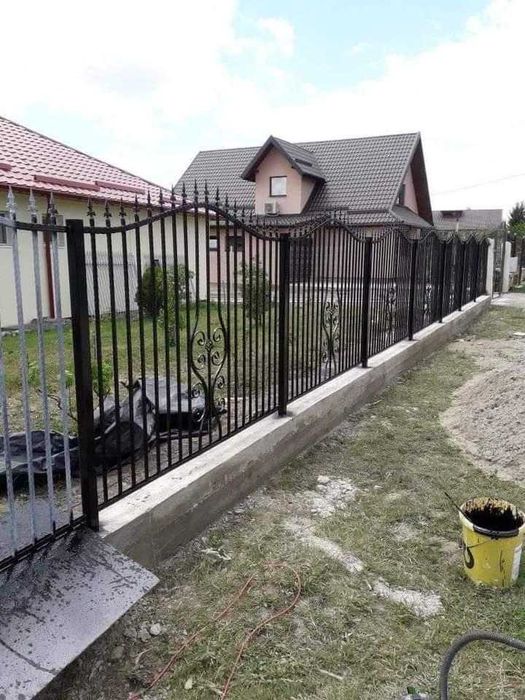 Vand garduri si porti