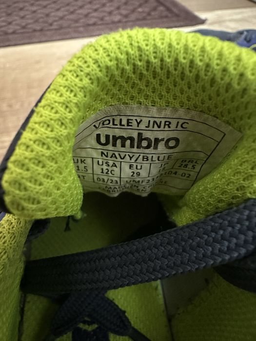 Детски футболни обувки umbro