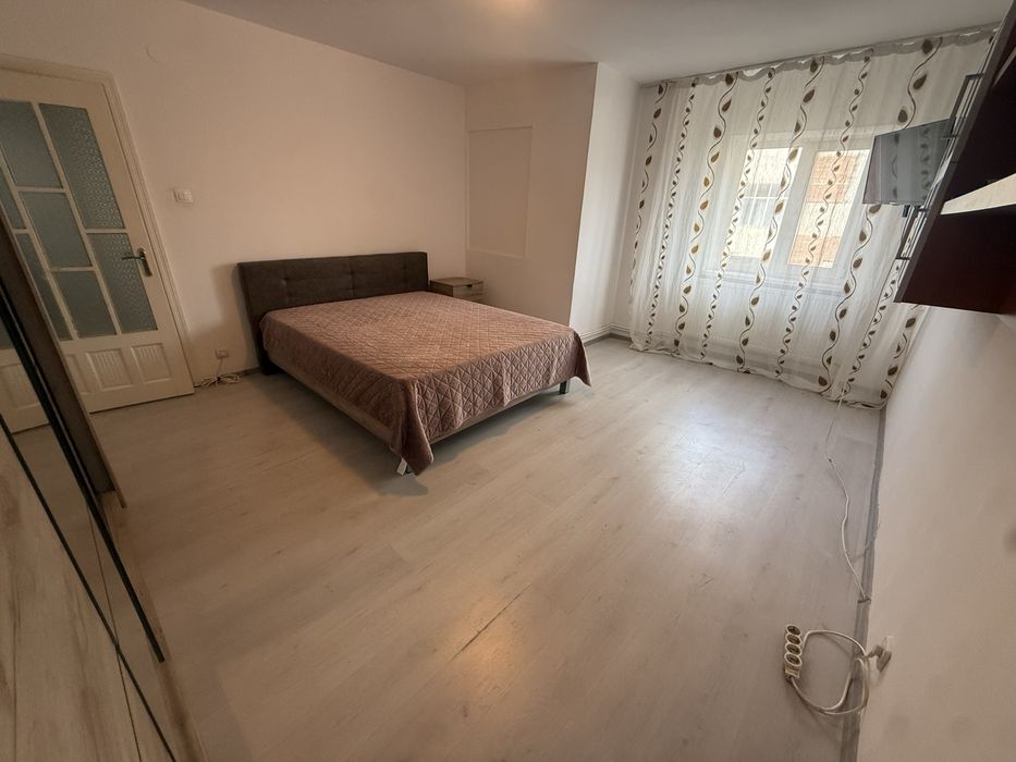 Apartament decomandat 2 camere 1 Mai