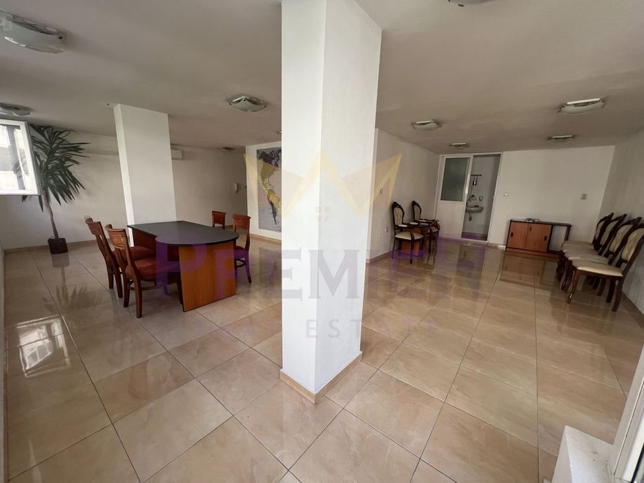 Дава се под наем Офис в Варна, Автогара - 52 кв.м за 306 € - Снимка #1