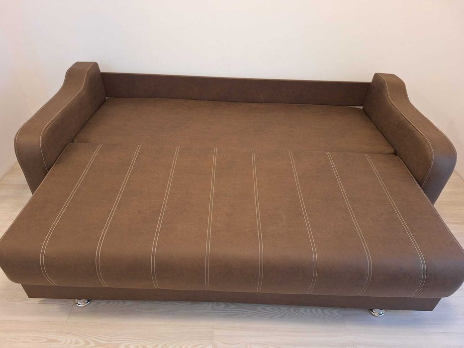 Canapea Extensibilă 3 Locuri cu Ladă – Maro – stare excelentă