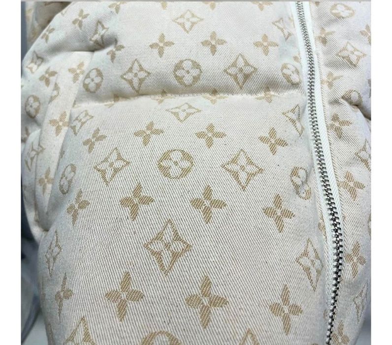 Geaca Louis Vuitton dama M noua