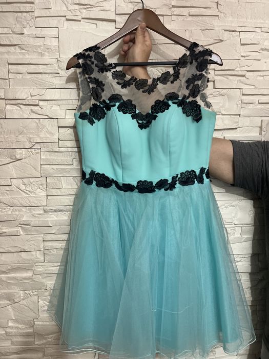 Vând Rochie turcoaz !