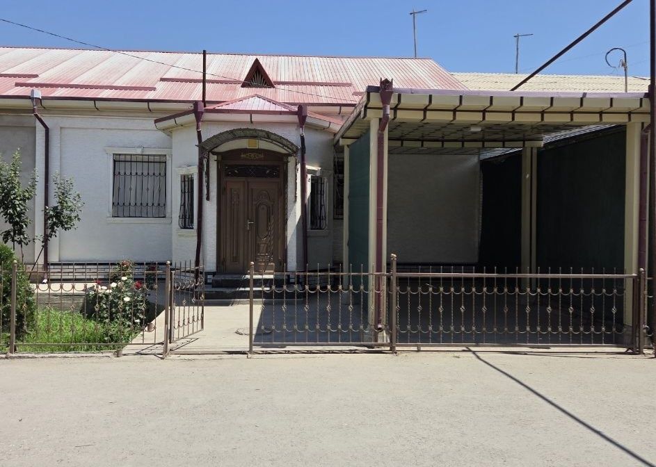 Уй сотилади 320м2
