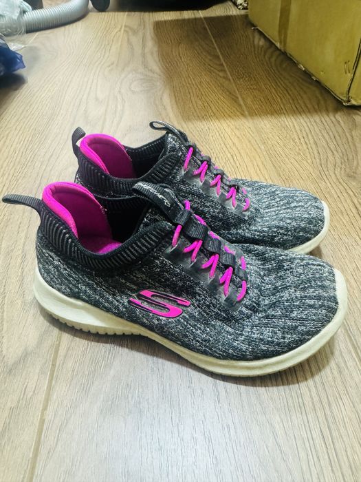 Детские фирменные кроссовки на 5-6-7 лет