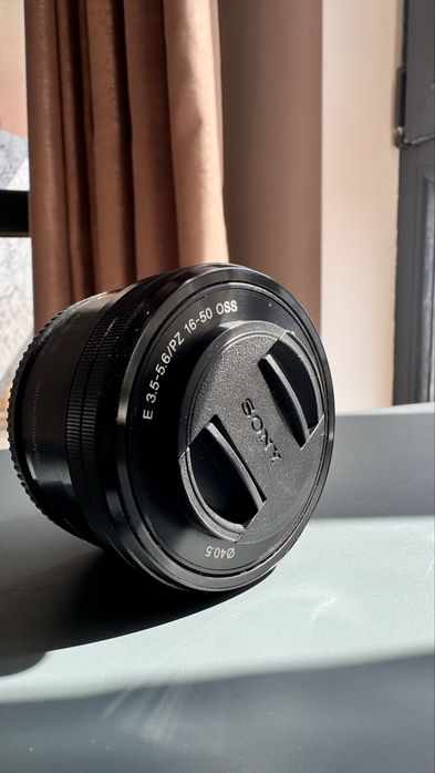 Sony E 16-50mm f/3.5-5.6 OSS