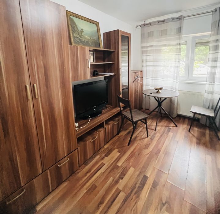 Mobilă + electrocasnice + pat, pachet complet