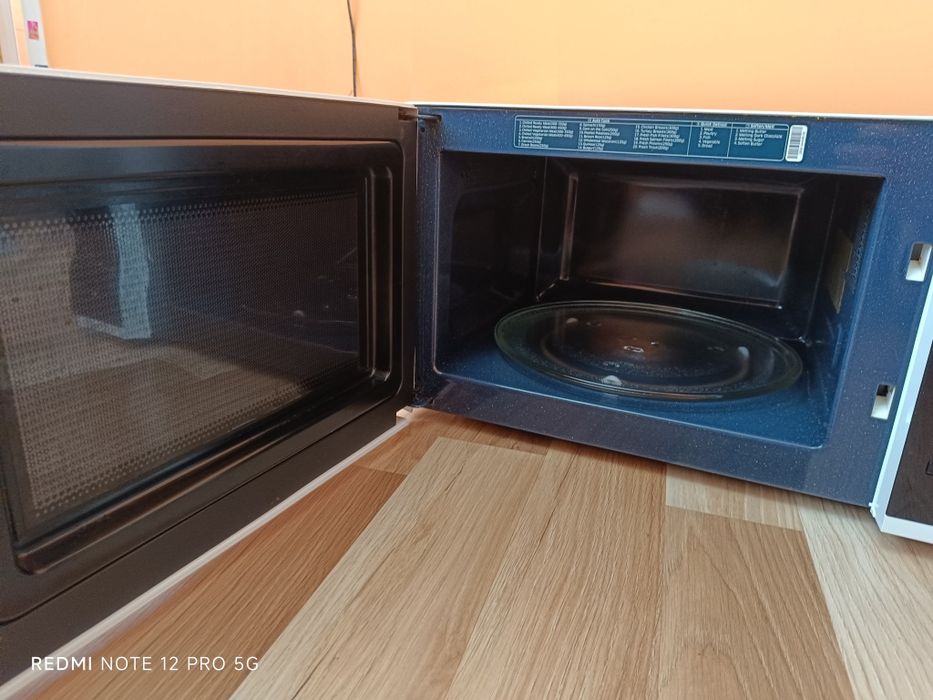 Микровълнова фурна Samsung 800w 23 литра