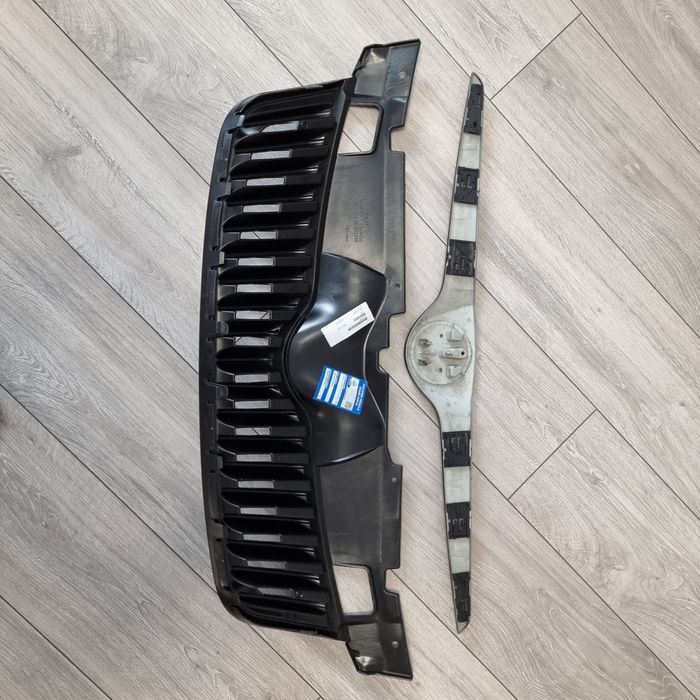 Grila bara fata / radiator / capota Skoda Fabia 2 Facelift 5J Roomster 2010-2014 #NOUA VRS SPORT NEAGRA