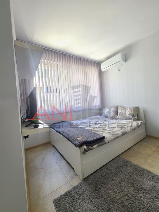 Дава се под наем Едностаен апартамент в Варна, Център - 30 кв.м за 348.84 € - Снимка #4