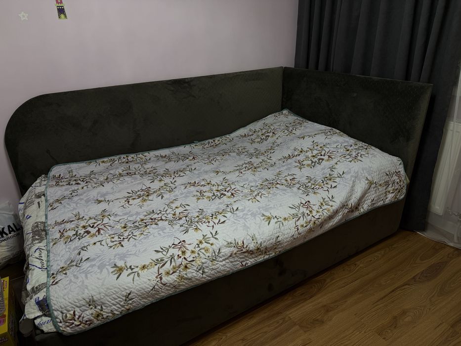 Продам кровать, стол и шкаф