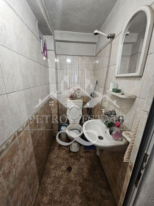 Пром. помещение в Пазарджик, област-гр.Велинград площ 345 цена 190000