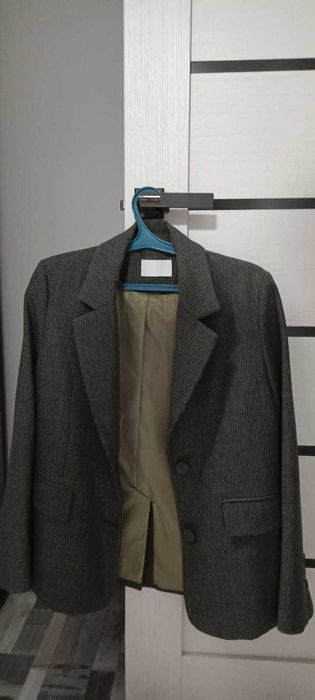 Продам женскую одежду