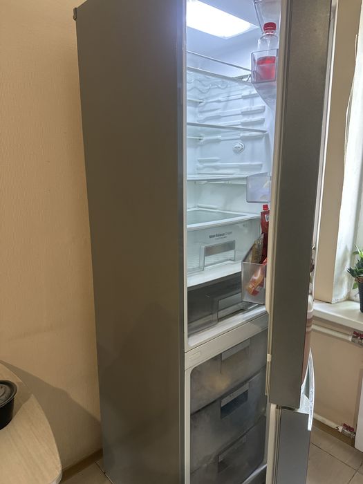 Холодильник     LG