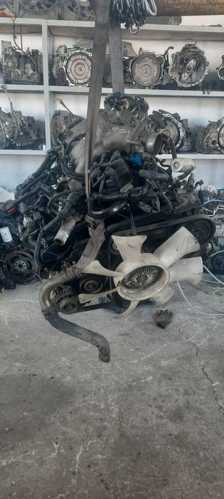 Двигатель на ниссан 3.3 VG33