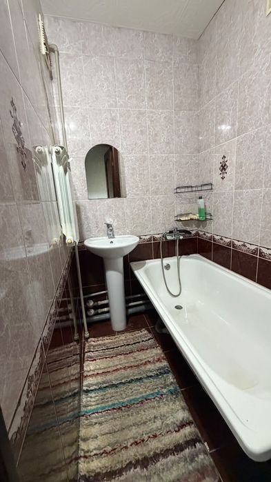 Продам двух комнатную квартиру