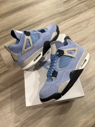 Sneakers Jordan4 Univeristy Blue cu eticheta (nu Nike, Gucci, Adidas, Balenciaga)