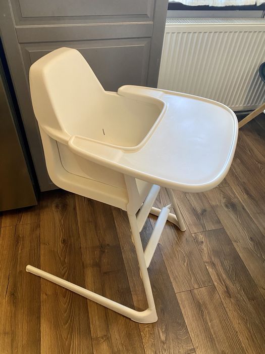Scaun inalt pt copii ( peste 6 luni)