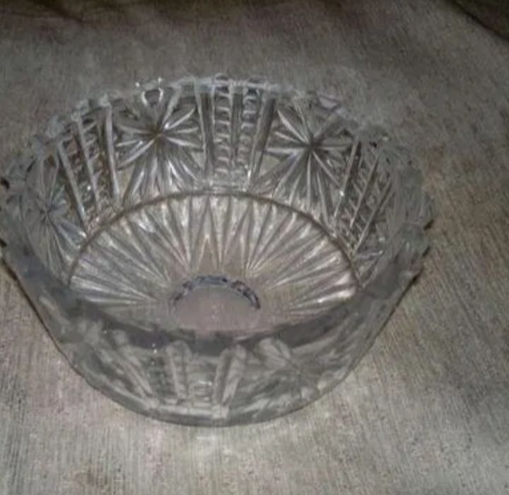 Продам хрустальную салатницу времён СССР, креманки