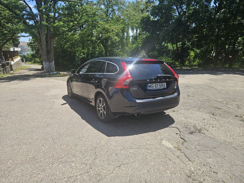 VOLVO V60 2011 — imagine 5