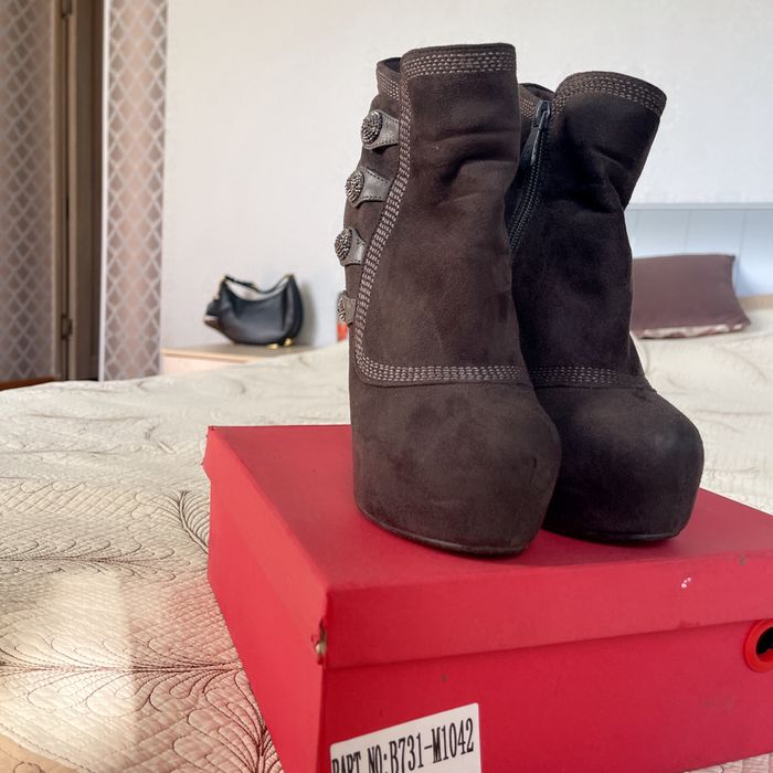 Продается батильоны и туфли