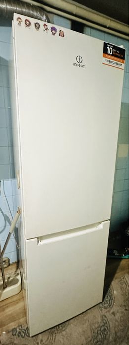 Холодильник. Индезит