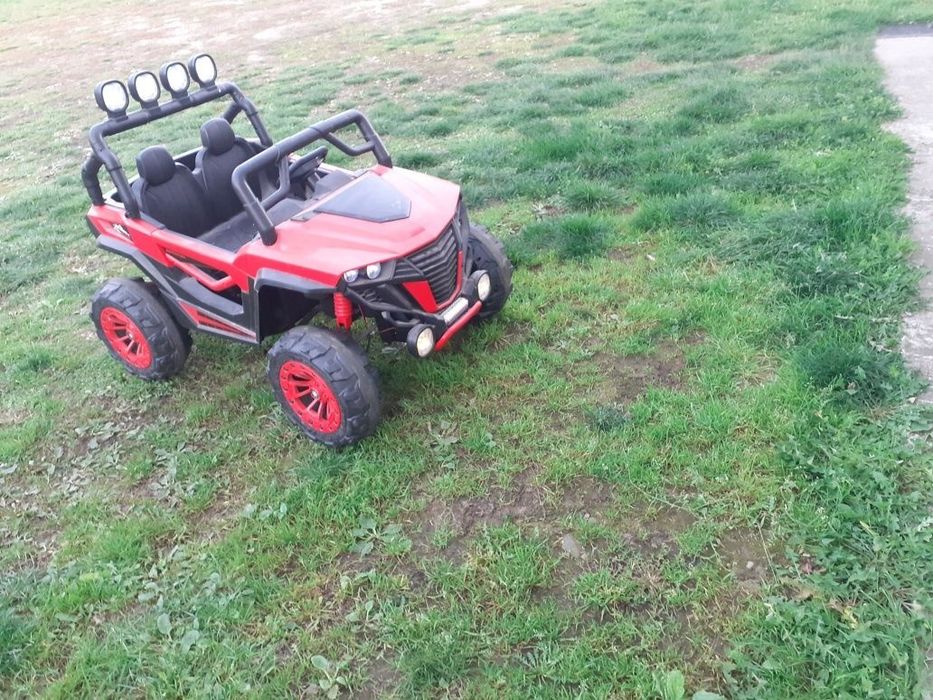 Vând Mașinuța 4x4 copii