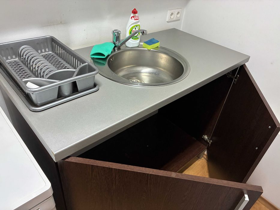 Кухненски шкаф с мивка и смесител